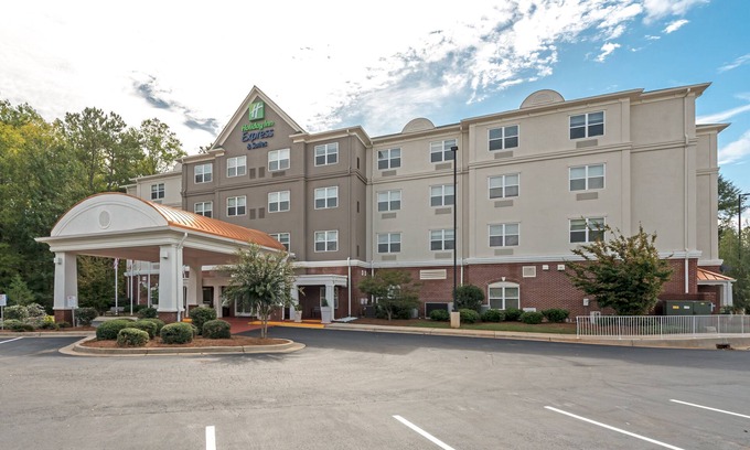 LaGrange Hotel | Discover Holiday Inn Express & Suites Lagrange I-85
