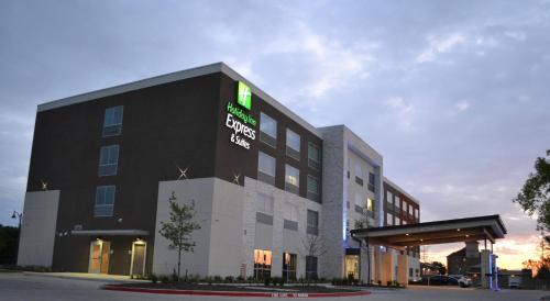 McKinney Hotel | Pet-Friendly Holiday Inn Express & Suites McKinney East