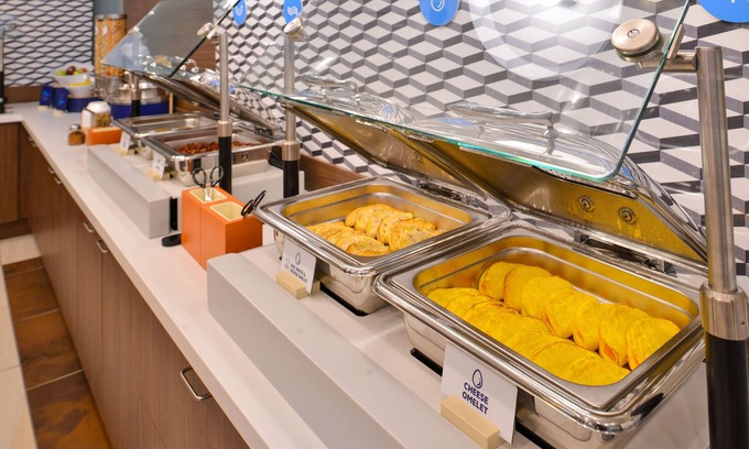 Alice Hotel | Discover Holiday Inn Express & Suites Alice: Family-Friendly Stay