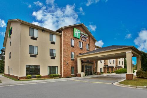 Buford Hotel | Relax at Holiday Inn Express & Suites Buford NE - Lake Lanier