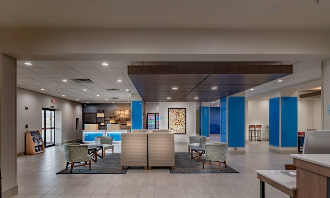 West Hotel | Discover Comfort at Holiday Inn Express & Suites N Waco Area