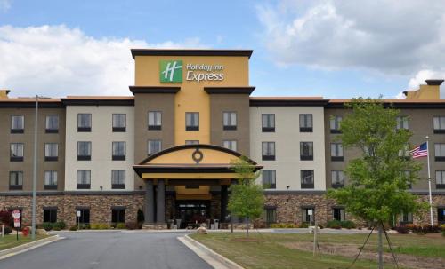 Perry Hotel | Discover Holiday Inn Express & Suites: Family-Friendly Comfort