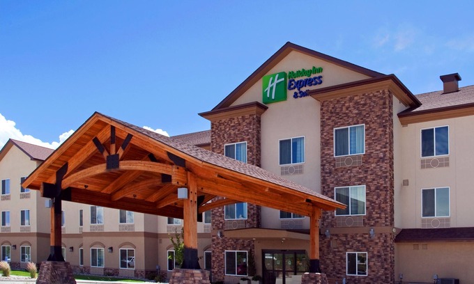 Silt Hotel | Discover Holiday Inn Express & Suites Silt-Rifle for Families