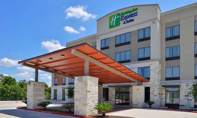 Sweetbriar Hotel | Discover Holiday Inn Express & Suites Austin South Today!