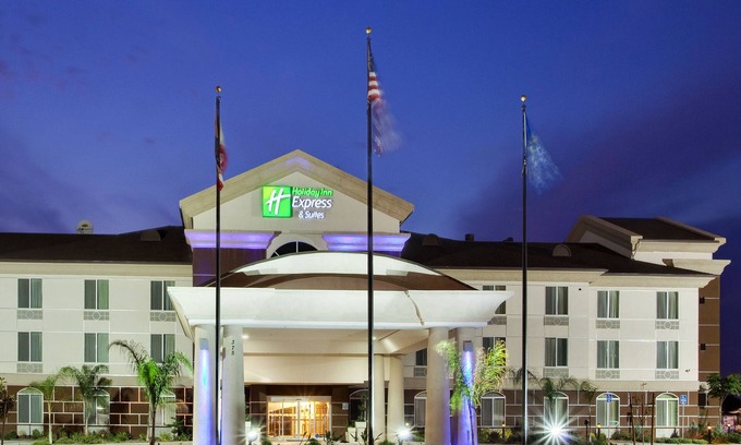 Dinuba Hotel | Discover Holiday Inn Express & Suites Dinuba West: Top Rated Stay