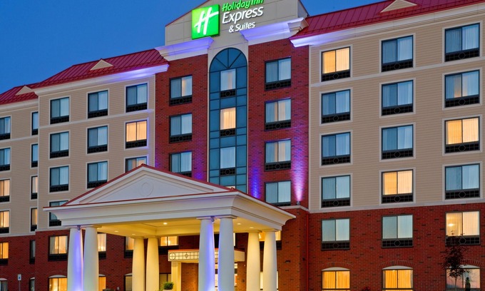 Latham Hotel | Comfortable Stay at Holiday Inn Express Albany Airport Area