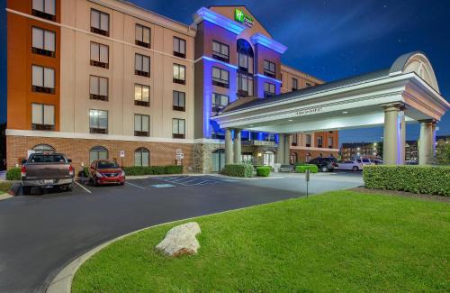Lebanon Hotel | Welcoming Holiday Inn Express & Suites Lebanon Near Nashville