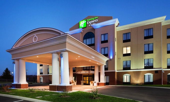 Newport Hotel | Quality Stay at Holiday Inn Express & Suites Newport S
