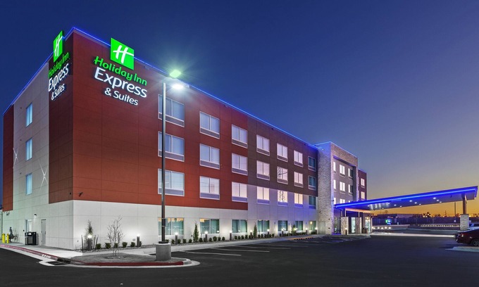 Owasso Hotel | Top-Rated Holiday Inn Express & Suites Tulsa Northeast Stay