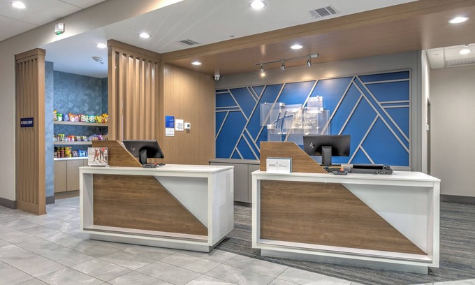 Plano Hotel | Guest Rated: 9.2 at Holiday Inn Express & Suites Plano North