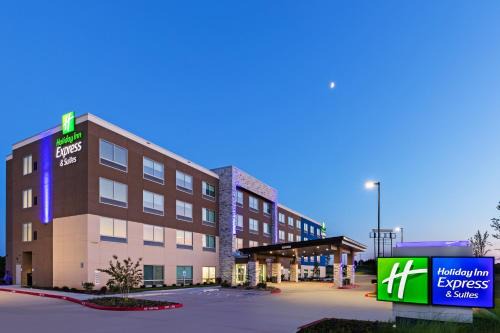 Purcell Hotel | Guest Rated 9.3: Holiday Inn Express & Suites Purcell