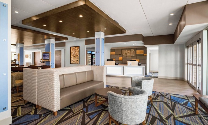 Sanford Hotel | Ideal Stay at Holiday Inn Express & Suites Sanford-Lake Mary
