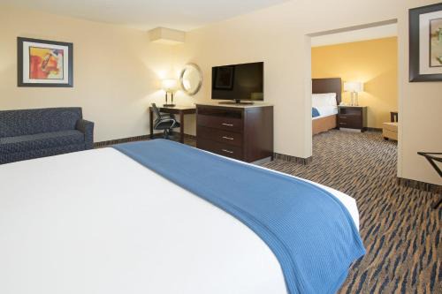 Thornton Hotel | Comfortable Stays at Holiday Inn Express & Suites Denver North