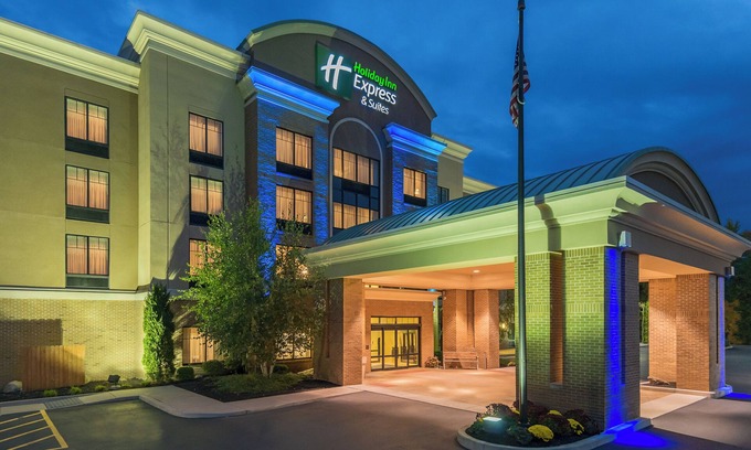 Webster Hotel | Top-Rated Holiday Inn Express Rochester Webster with Pool