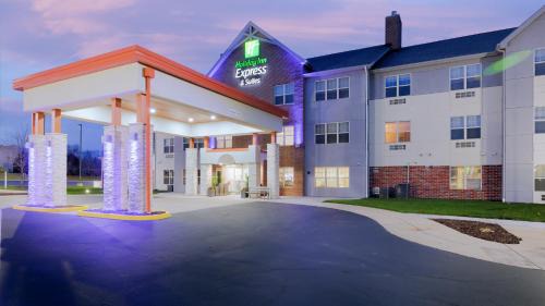 Zion Hotel | Discover Holiday Inn Express & Suites Zion - Ideal for Families