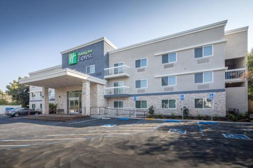 Sunnyvale West Hotel | Guest Rated: 8.8 at Holiday Inn Express Sunnyvale