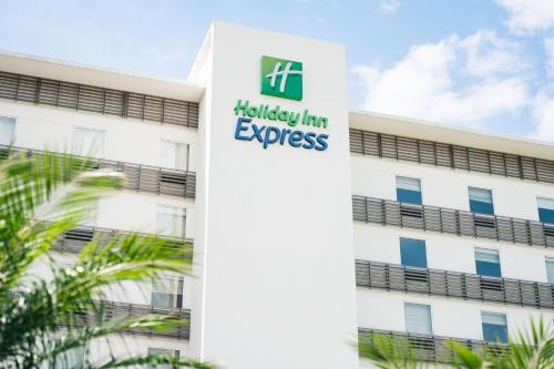 Tegucigalpa Hotel | Guest Rated Holiday Inn Express Tegucigalpa with Pool Access