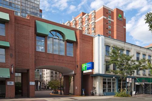 St. Lawrence Hotel | Convenient Holiday Inn Express Toronto Downtown with Breakfast