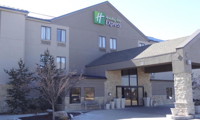 Bonner Springs Hotel | Family-Friendly Holiday Inn Express in Bonner Springs