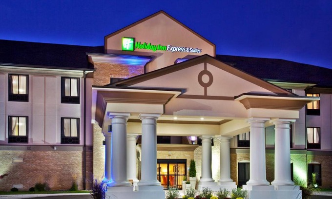 Crawfordsville Hotel | Relax at Holiday Inn Express & Suites Crawfordsville, IHG