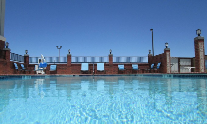 Fort Stockton Hotel | Comfortable Stay at Holiday Inn Express Fort Stockton