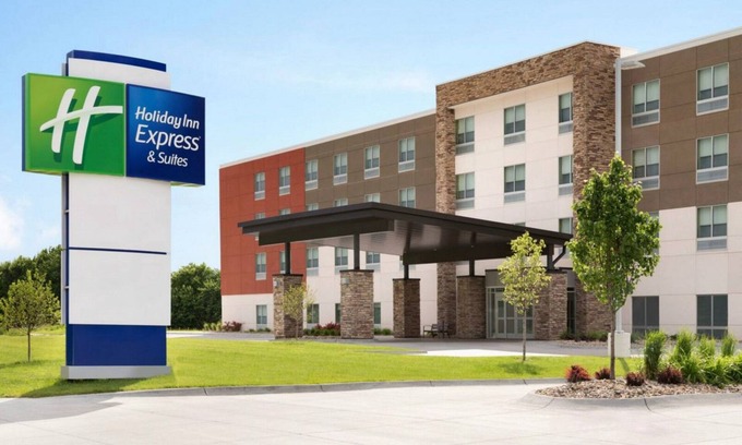 Mechanicsburg Hotel | Discover Holiday Inn Express & Suites Harrisburg S - Ideal Stay