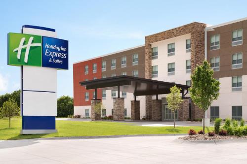 Port Wentworth Hotel | Discover Holiday Inn Express & Suites - Savannah N with Ocean Views