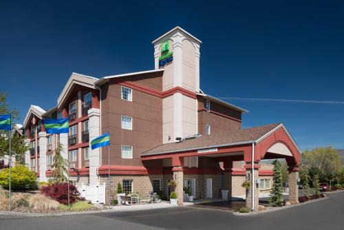 Wenatchee Hotel | Inviting Holiday Inn Express Wenatchee with Great Amenities