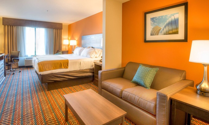 Wichita Hotel | Comfortable Stay at Holiday Inn Express Wichita South