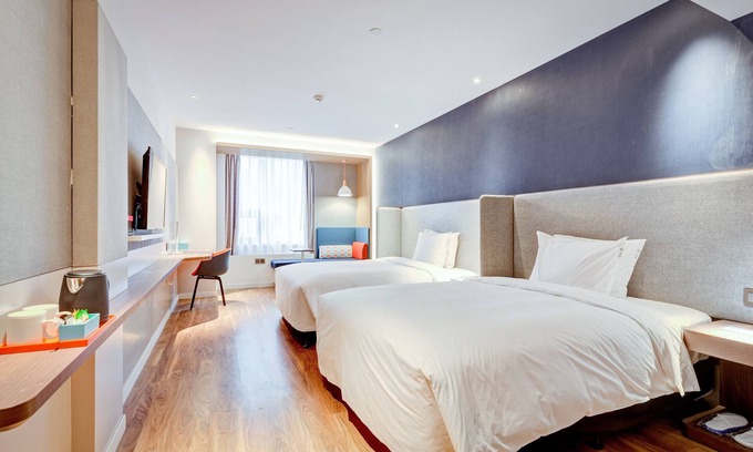 Zhonglou Shangquan Hotel | Discover Holiday Inn Express Xi'An Bell Tower - Guest Favorite!