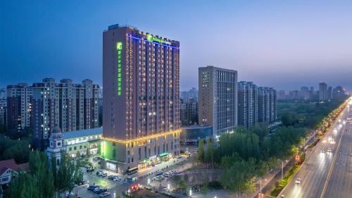 Jinfeng Developing Area Hotel | Comfortable Holiday Inn Express Yinchuan Downtown - Breakfast Included