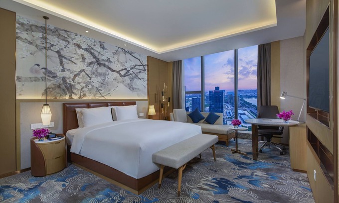 Jinshui District Hotel | Discover Holiday Inn Express Zhengzhou Longzi Lake Amenities