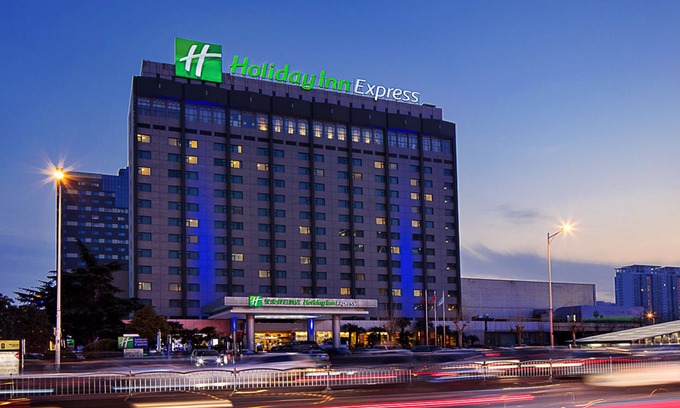 Huayuan Road Area Hotel | Budget-Friendly Holiday Inn Express Zhengzhou with Breakfast