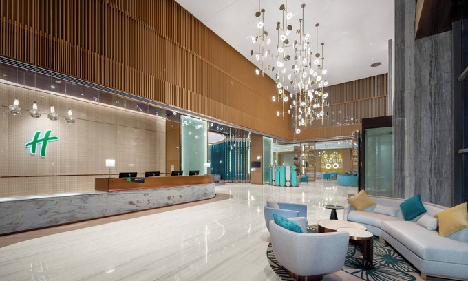 Yingzhou District Hotel | Inviting Stay at Holiday Inn Fuyang with Pool & Dining