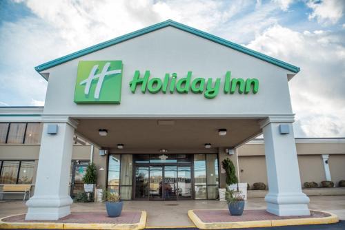Hazlet Hotel | Pet-Friendly Retreat at Holiday Inn Hazlet, an IHG Hotel