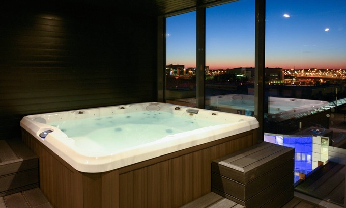 Pasila Hotel | Exceptional Holiday Inn Helsinki - Expo with Spa and Dining