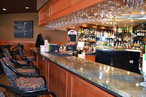 Hinton Hotel | Experience Comfort at Holiday Inn Hinton, an IHG Hotel