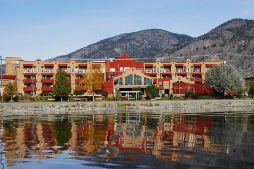 Okanagan-Similkameen Resort | Discover Holiday Inn Hotel & Suites Osoyoos with Ocean Views