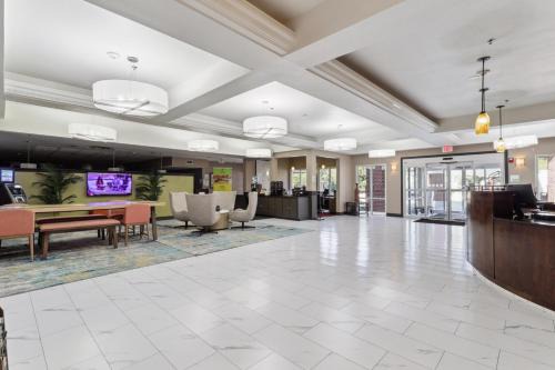 Slidell Hotel | Comfortable Stay at Holiday Inn Hotel & Suites Slidell