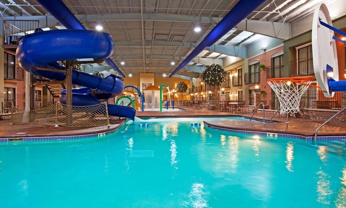 Lakeville Hotel | Rated 8.8/10: Holiday Inn Hotel & Suites Minneapolis Lakeville