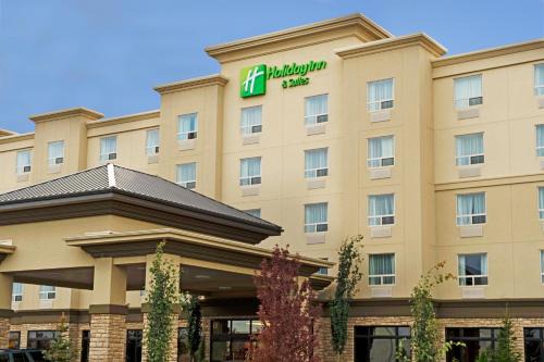 Northwest Edmonton Hotel | Pet-Friendly Holiday Inn & Suites-West Edmonton Awaits You