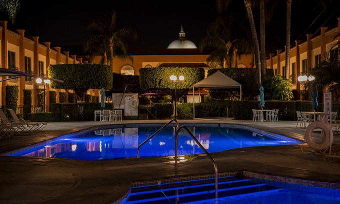 La Piedad Hotel | Top-Rated Holiday Inn La Piedad with Pool & Spa Amenities