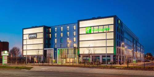 Heathrow Villages Hotel | Discover Holiday Inn London Heathrow - Bath Road, IHG Hotel