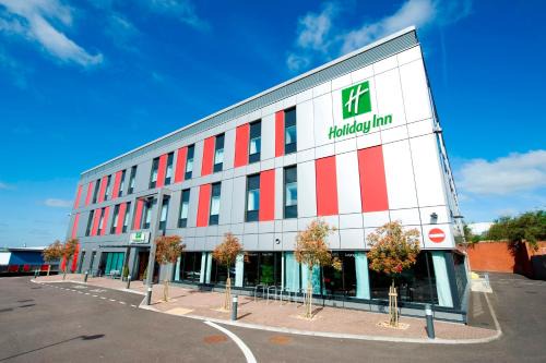 Luton Hotel | Top-Rated Holiday Inn London Luton Airport with Dining Options