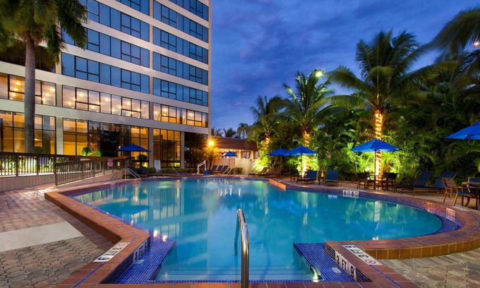 Hialeah Hotel | Convenient Holiday Inn Miami West - Airport Area Awaits You