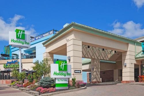 Fallsview Resort | Relax at Holiday Inn Niagara Falls-By the Falls, IHG Hotel