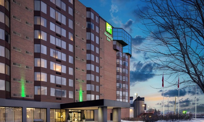 Cummings Hotel | Top-Rated Holiday Inn Ottawa East with Pool & Spa Amenities