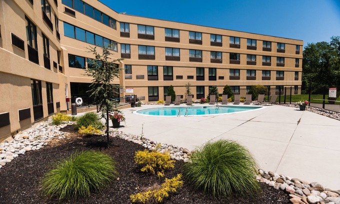 Swedesboro Hotel | Relax at Holiday Inn Philadelphia South - Swedesboro