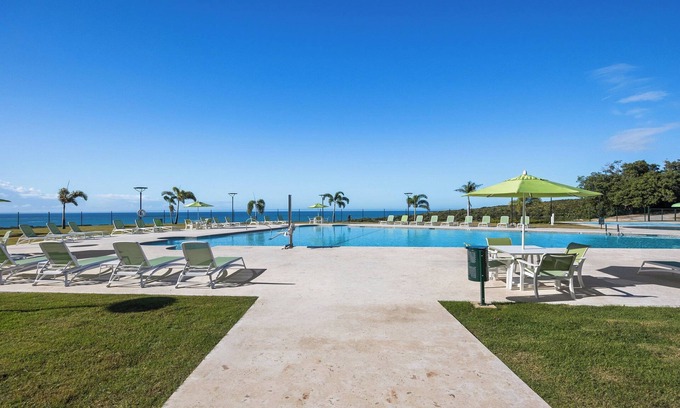 Canas Hotel | Discover Holiday Inn Ponce & Tropical Casino with Pool & Spa