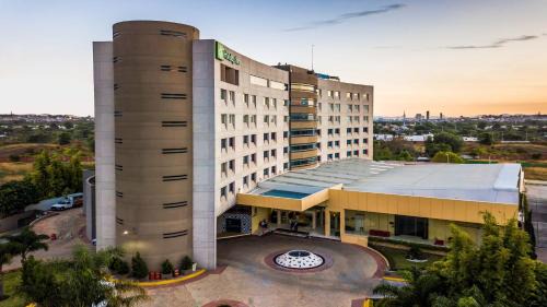 Puebla Hotel | Discover Holiday Inn Puebla Finsa: Guest Rated 9/10 & Pet Friendly